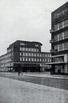 De hoek Hoofdweg-Postjesweg, niet lang na de oplevering
              <br/>
              Uitgave "Plan West", ca 1925